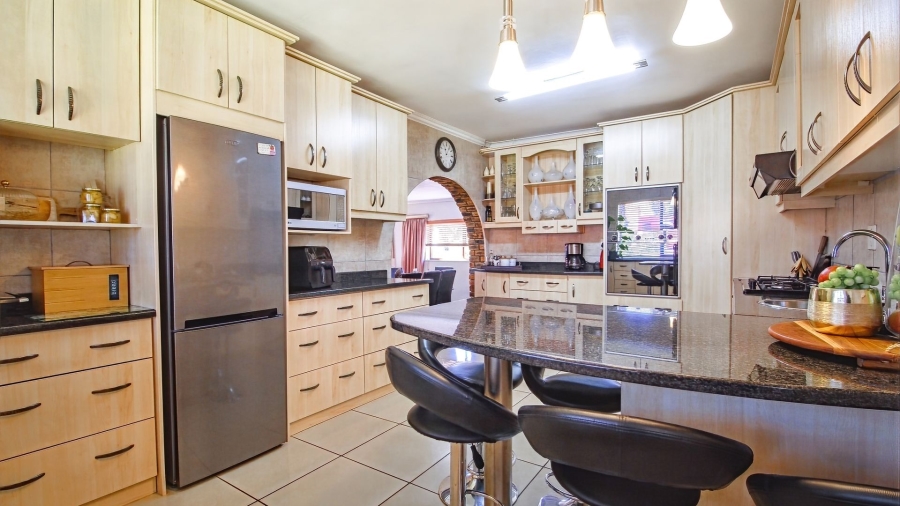 7 Bedroom Property for Sale in Vredenburg Western Cape